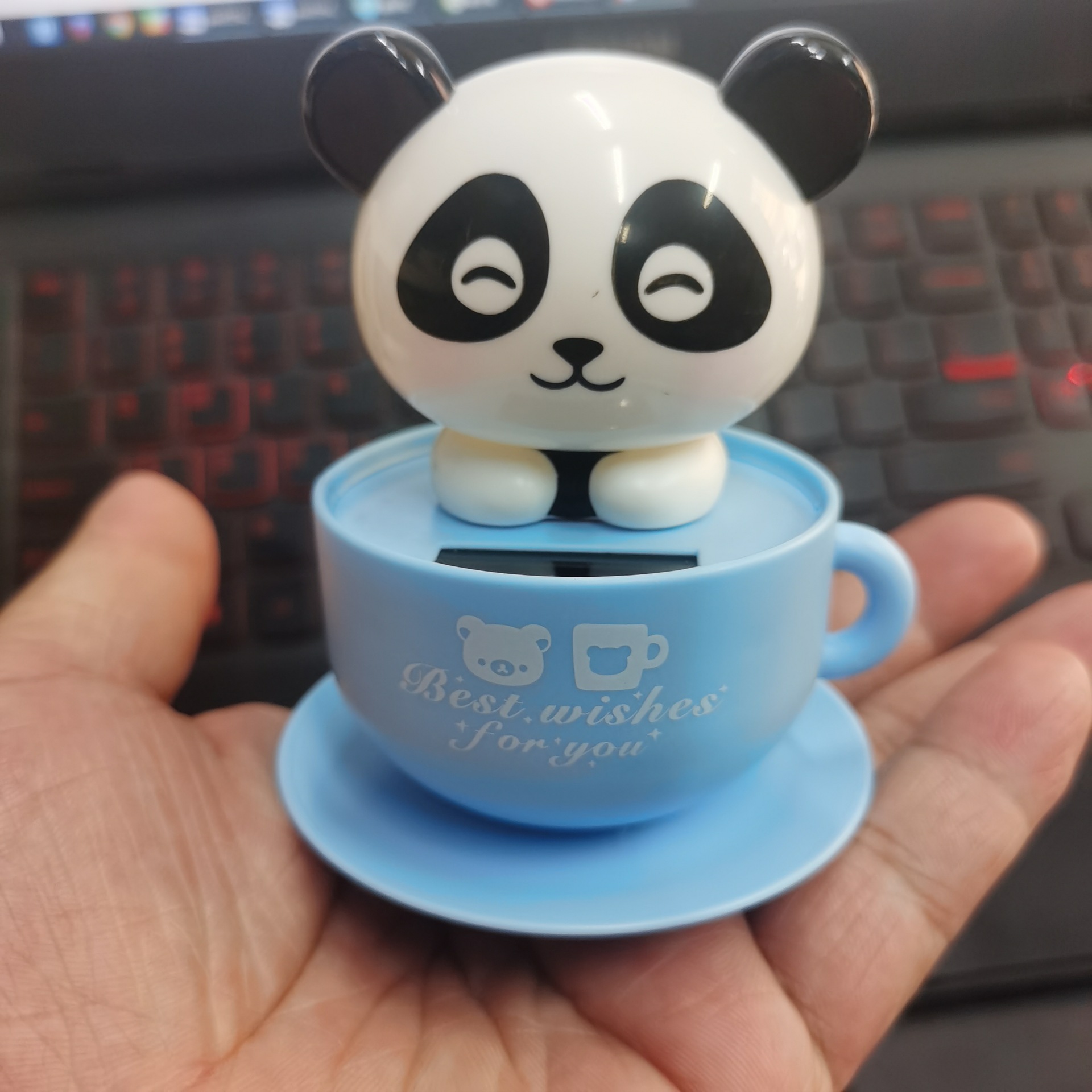 Solar-Powered Panda Bobblehead Ornament, Cute Cartoon Car Interior Creative Decoration, New Model Nodding Doll for Car