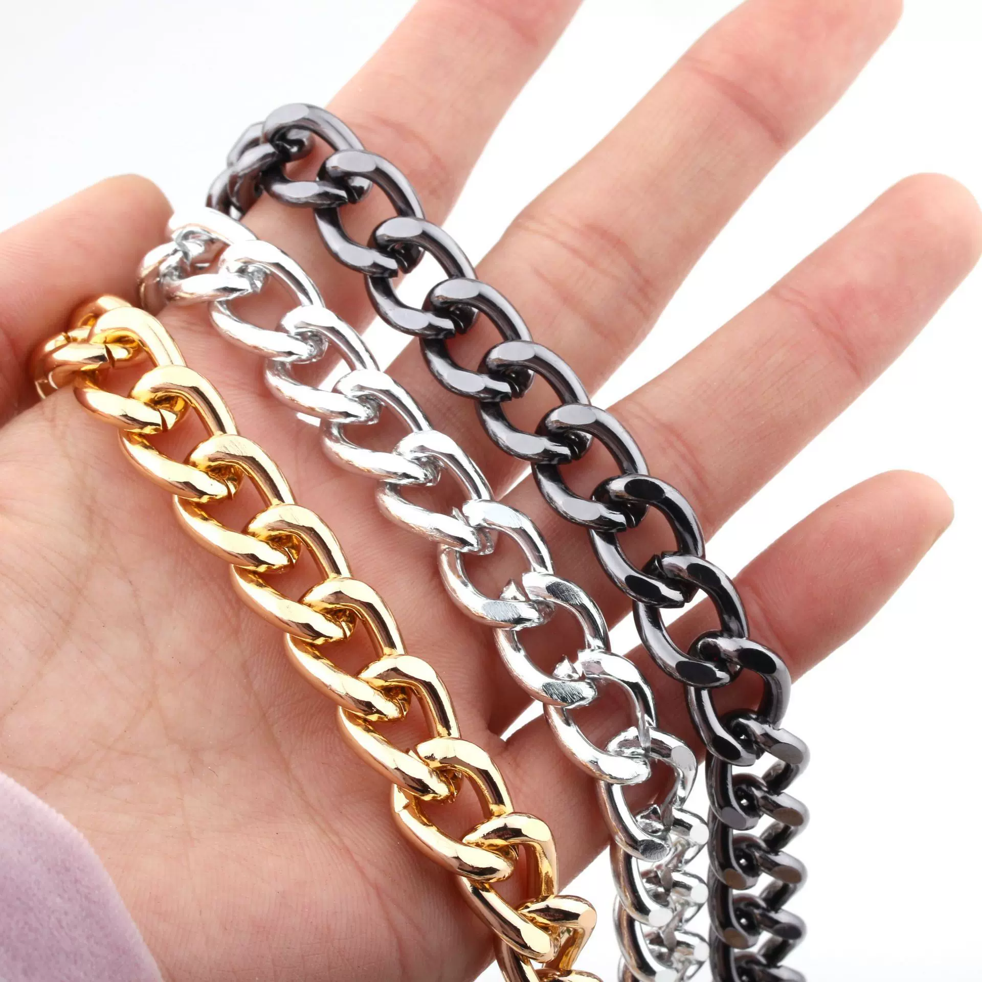 厂家自销铝链条装饰链条服饰辅料灯具饰链 金属金色小链条不掉色