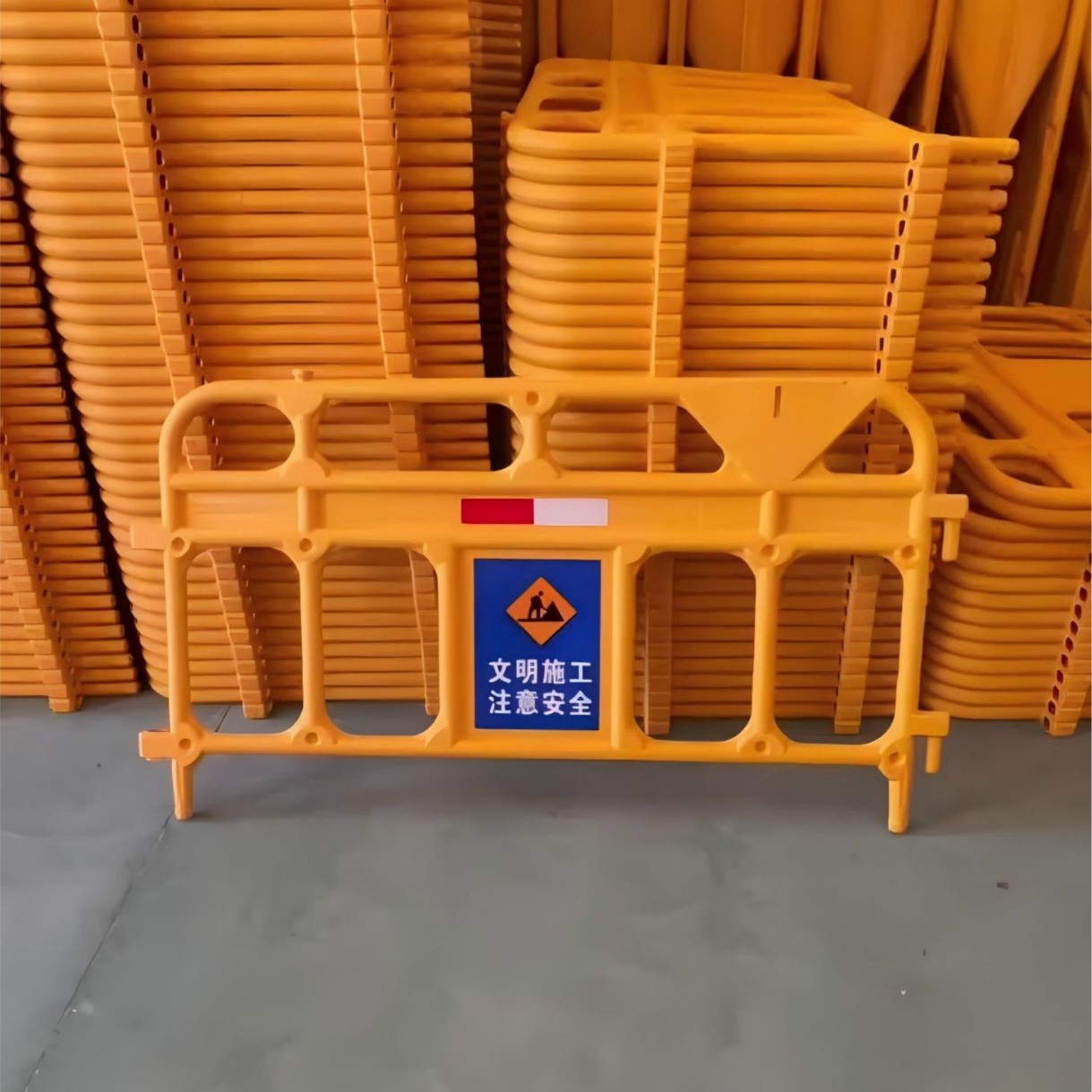 可移动塑料胶马护栏施工隔离围挡可移动胶马反光防护栏防撞警示围