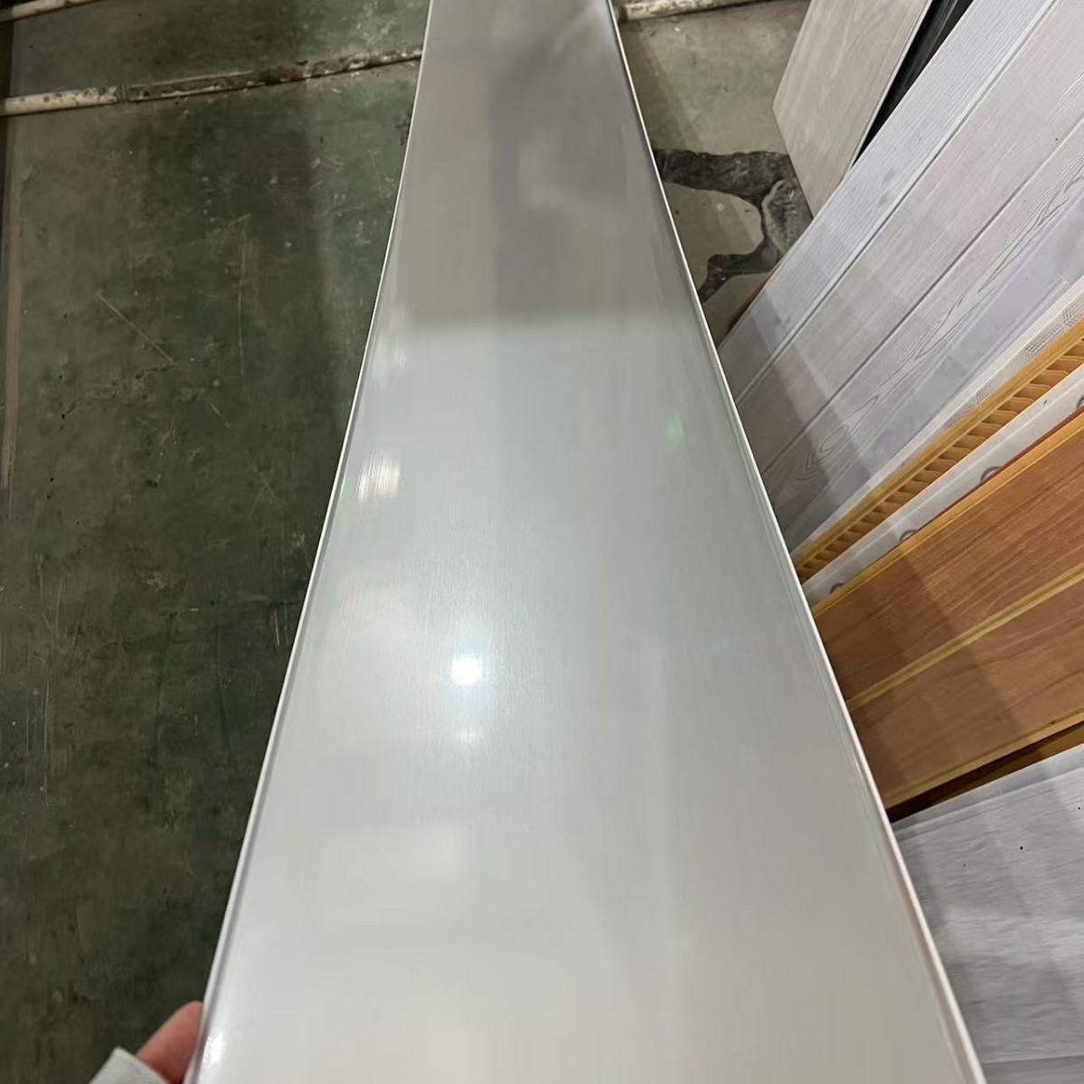 Transferencia de tablero de techo de plástico de PVC exportación transfronteriza dedicada a la decoración del techo interior de la construcción de tablero de fijación de PVC instalación rápida