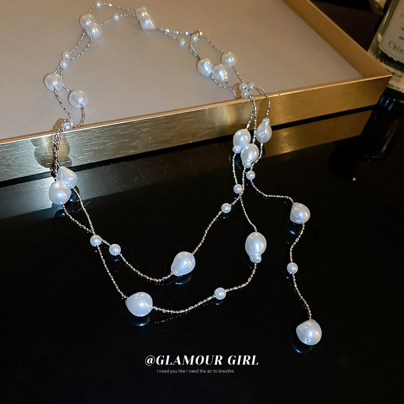 Collar de tres capas de perlas irregulares collar de lujo ligero de alto grado Cadena de suéter nicho collar de diseño personalizado al por mayor