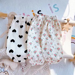 女の赤ちゃんの乳幼児の夏のズボンの薄いタイプの防蚊ズボンの綿糸の透かしのゆったりしている子供のヶ月はハーレムのズボンを合わせます。