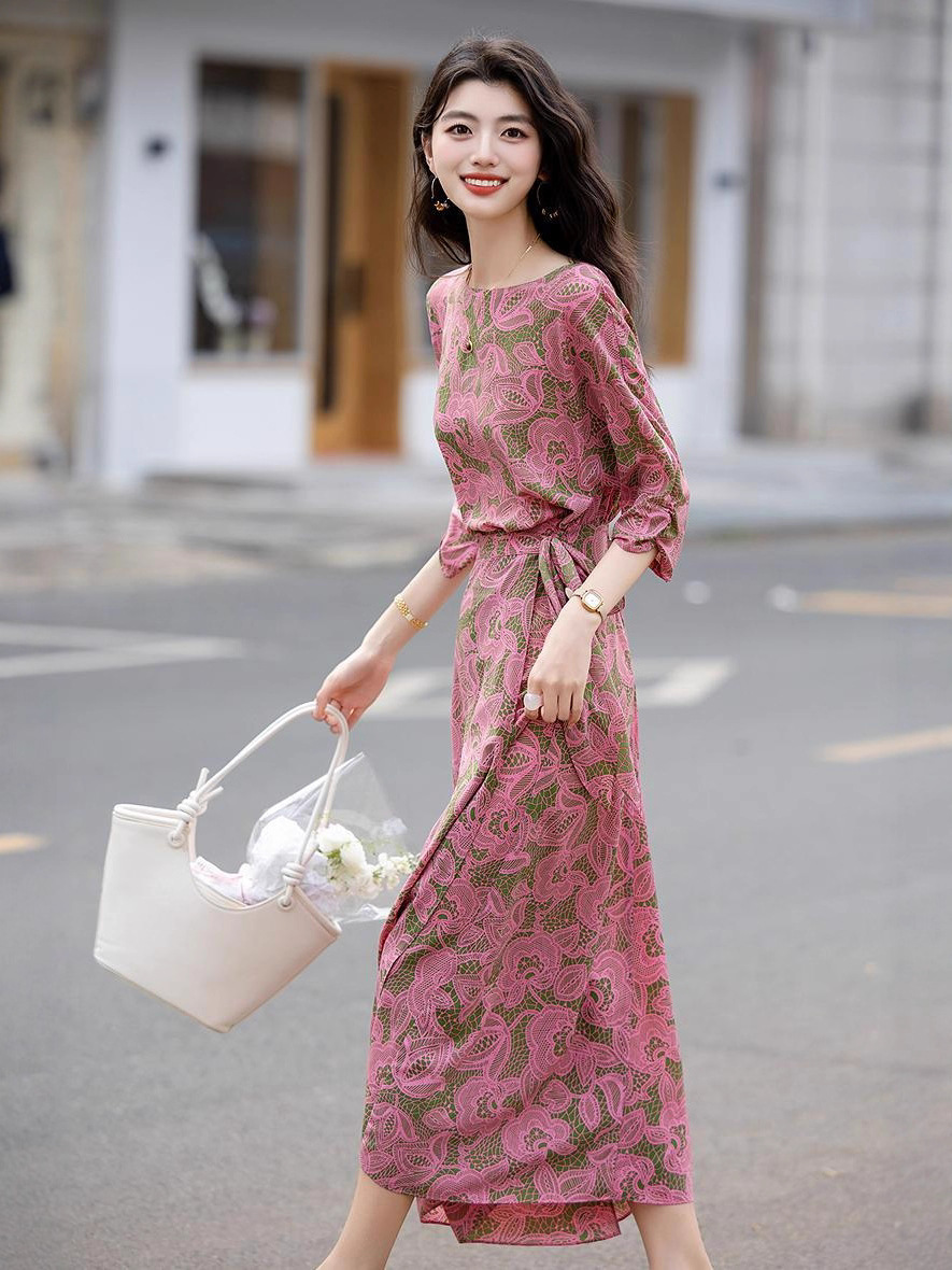 Váy maxi nữ thắt eo in họa tiết vintage thanh lịch — Màu hồng