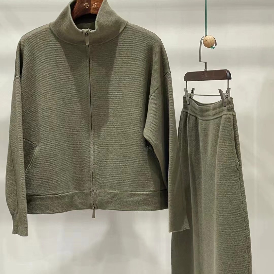 Demi-season green woolen cashmere cardigan