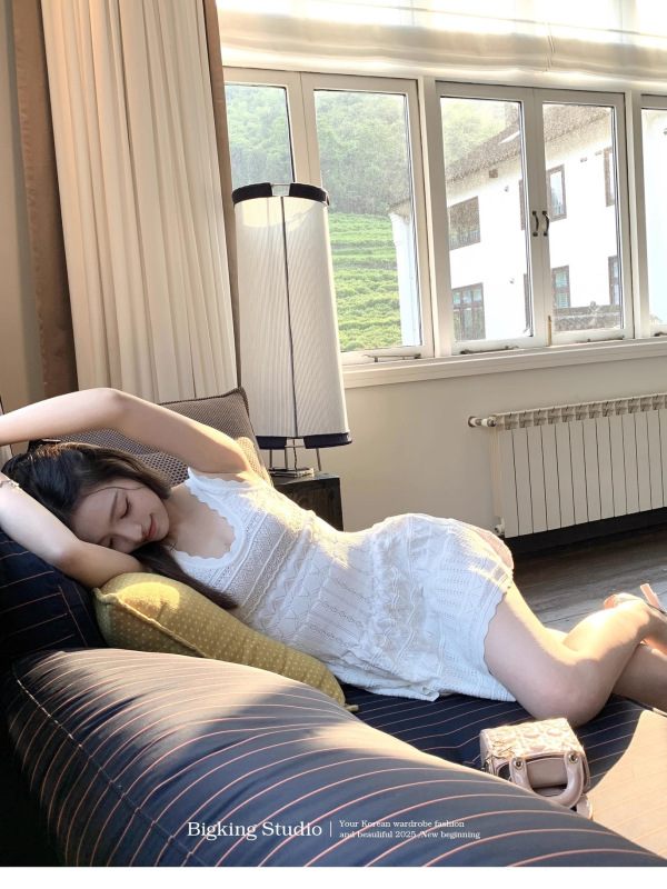 ホワイト中空ニットベストドレス女性の夏のジャカードウエストノースリーブ小さな白いドレス|undefined