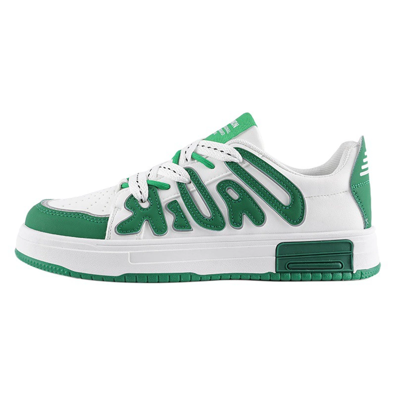 Весенне-осенняя мужская обувь 2025 Новая модная самая популярная подходящая обувь в гонконгском стиле Повседневная обувь на плоской подошве Подростковая спортивная белая модная обувь