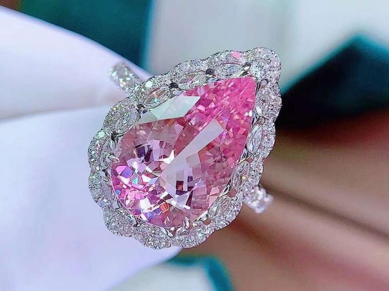 7.5 Carat Drop-shaped Natural Cherry Pink Morganite Adjustable Colorful Copper Ring display picture 3