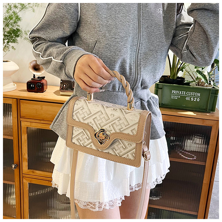 Korean style fresh 2025 Spring/Summer trendy and fashionable crossbody handbag for women, single-shoulder light luxury chanel-style bag undefined