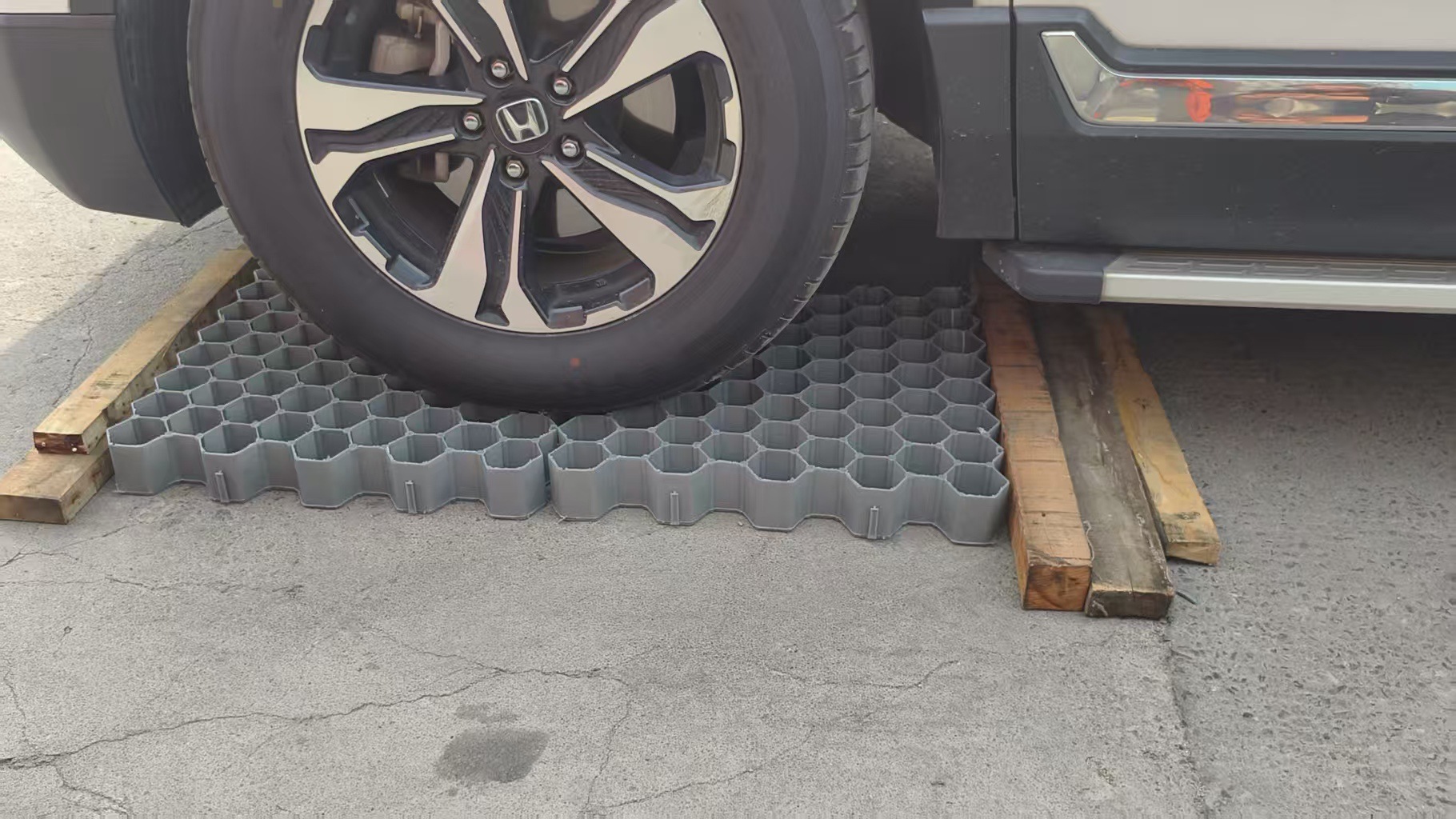 Grille de plantación de césped HDPE estacionamiento jardín verde de 4 cm de alto patio de grava bloqueado ecológico de protección de pendiente