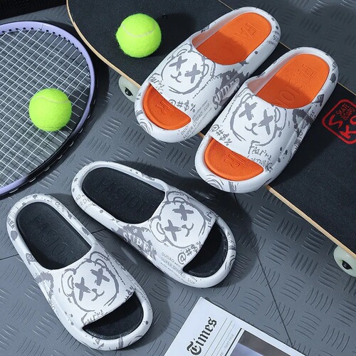 Slippers for men, summer outer wear, trendy ins, beach and home, thick-soled slippers for bathing, thick soles for couples, wholesale slippers for men
