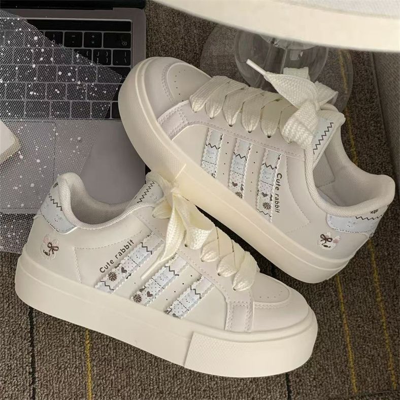 Redonda cabeza de mujer suela de nicho de diseño de mujer 2026 primavera nuevos estudiantes lindos zapatos transpirables de estudiantes pequeños blancos