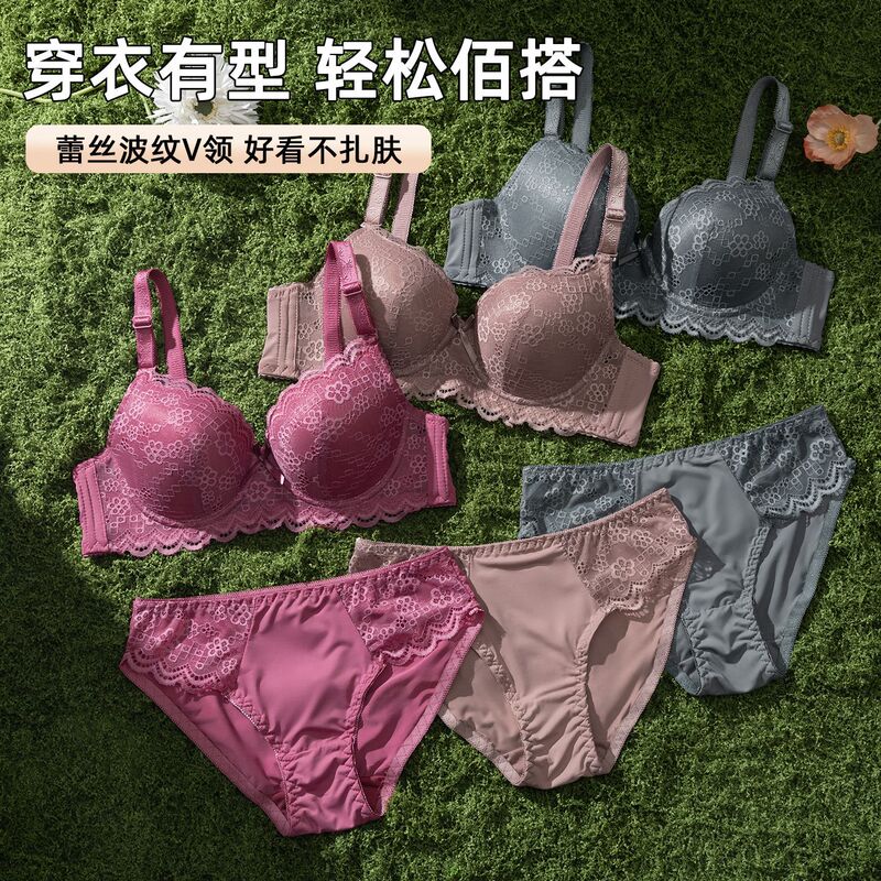 Lace lingerie set with underwire, designed to prevent sagging, provide shaping, and offer a comfortable and breathable fit Lace lingerie set with underwire, designed to prevent sagging, provide shaping, and offer a comfortable and breathable fit