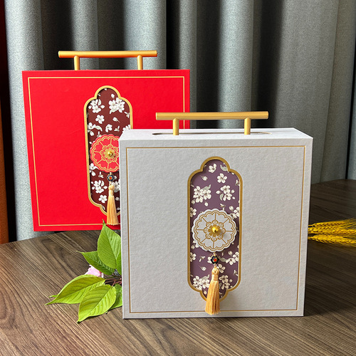 New Chinese style tassel brocade box Valentine's Day portable gift box Wedding gift packaging box Customized souvenir box