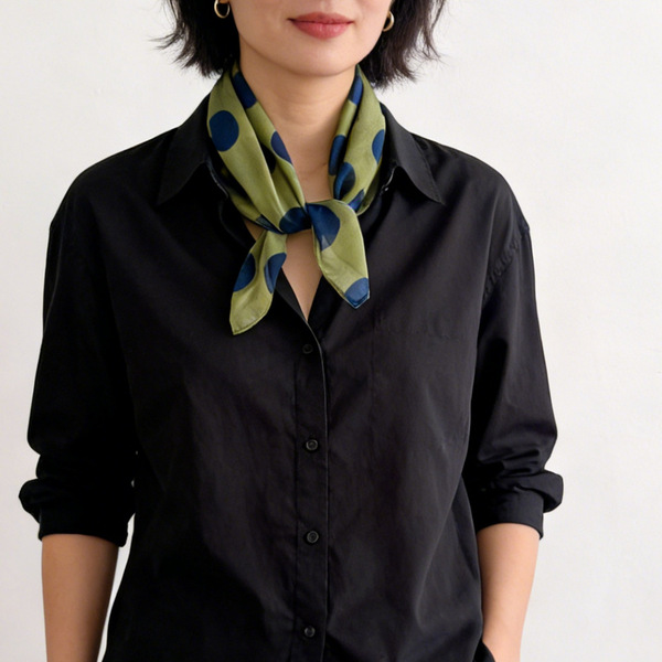 Green fashionable silk light and thin scarf