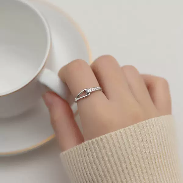 Flash Diamond Intersection Ring Niche High-End Female French Hollow Drop-Shaped Temperament Open Index Finger Ring Wholesale