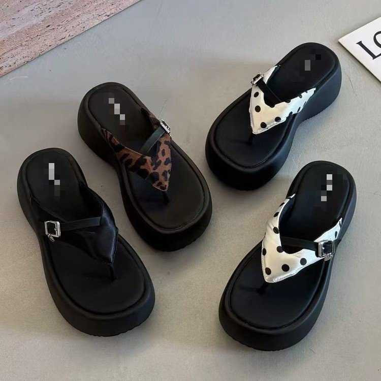 Thick-soled height-increasing polka dot flip-flops for women, 2026 summer fashion versatile breathable comfortable thong sandals