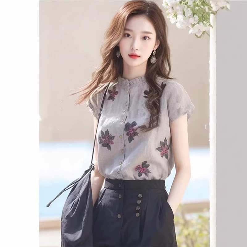 Áo sơ mi ngắn tay nữ họa tiết hoa xám thời trang — màu xám chi tiết 4