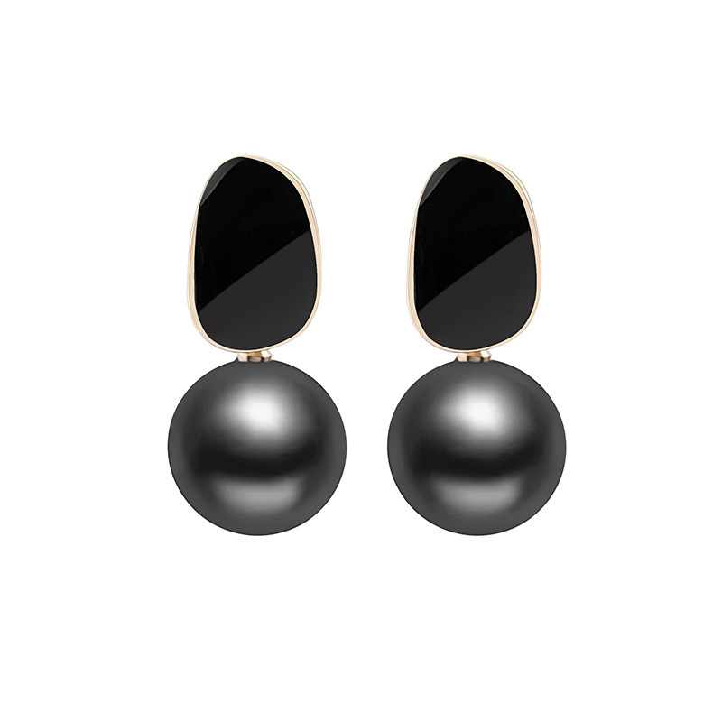 Fashionable Korean cute elegant earrings from pearl
