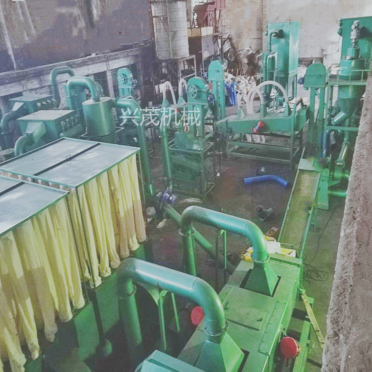 兴茂石墨锂电池负极材料粉碎装置 磷酸铁锂电池破碎分选机 破碎机
