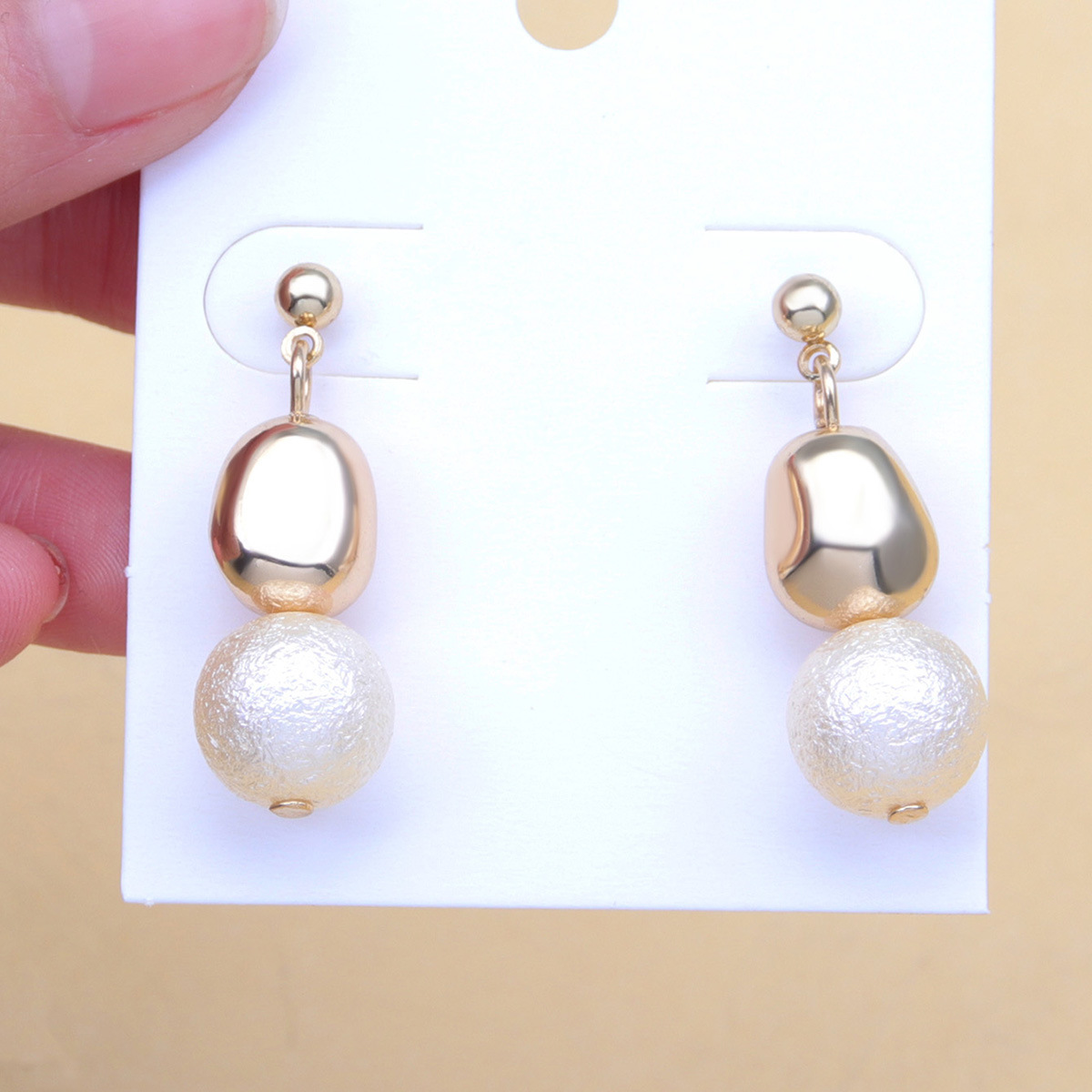 Simple Freshwater Pearl Princess Romantic Geometric Metal Earrings display picture 3