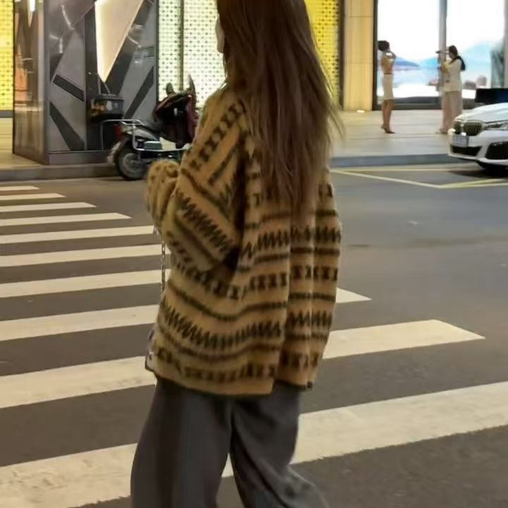 慵懒风条纹撞色长袖毛茸茸毛衣女秋冬新款宽松提花外穿针织衫上衣