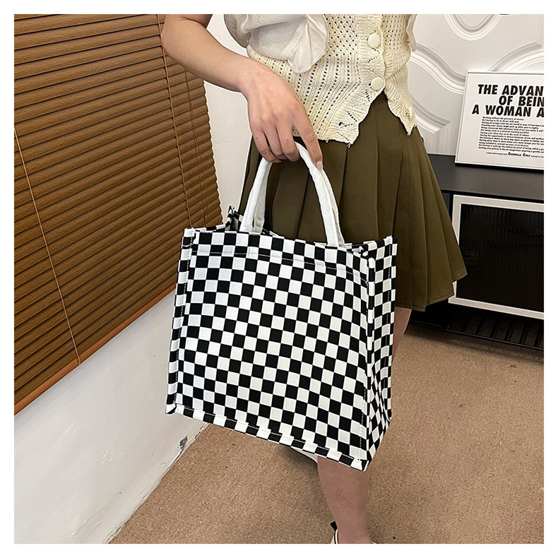 Large-capacity single-shoulder tote bag 2024 new style fashionable and textured trendy handbag for commuting and casual use, large checkered bag for women undefined