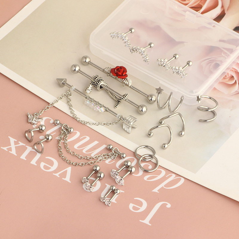 16G labret stud size and finish detail