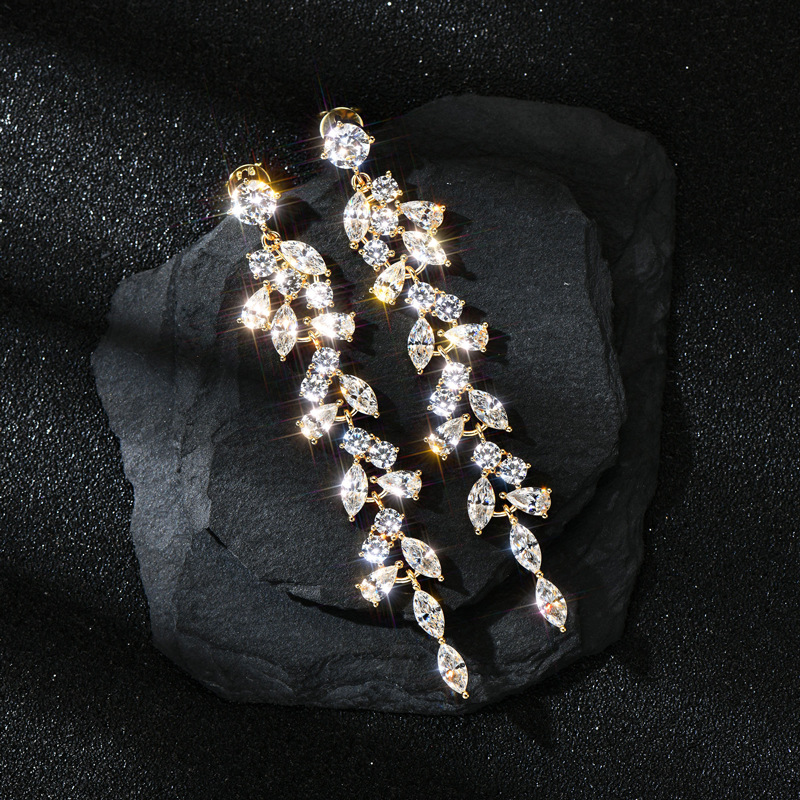 Glimmering Luxury Fringed Earrings in S925 Sterling Silver with Zircon Highlights for Fashionable Girls