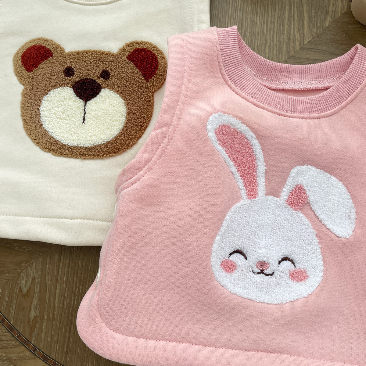 2023 ropa de invierno para bebés estilo coreano de los niños de dibujos animados lindo chaleco forrado de lana niños y niñas bebé invierno cálido Chaleco de todo fósforo