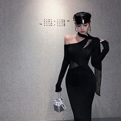 挂脖蕾丝包臀连衣裙女春设计感小众镂空高级感名媛生日聚会小礼服