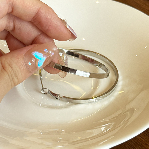 New European and American style earrings, ear rings, small face earrings, fashion simple circle big circle design earrings, new 