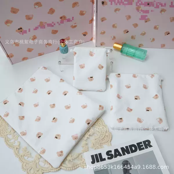 Large-capacity storage bag with cute cartoon print, suitable for tablets, laptops, and as a mommy bag or commuter bag