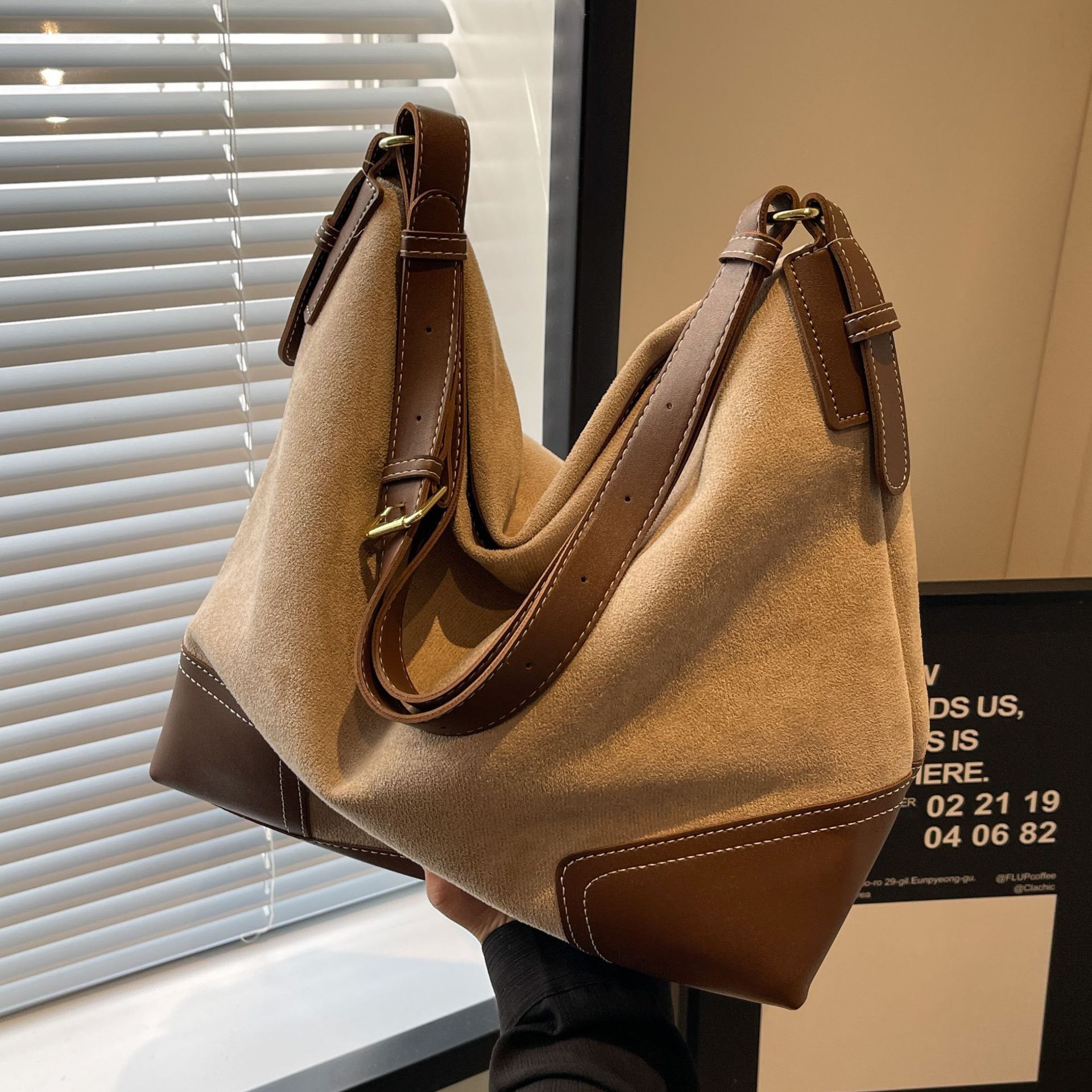 Bolso de ante retro de gran capacidad, novedad de otoño e invierno 2025, bolso de mujer, bandolera, bolso de mano popular para ir al trabajo