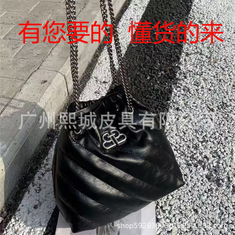 跨境真皮老花十字纹菱格鱼子酱链条流浪包购物袋凯旋门2024新单品|undefined
