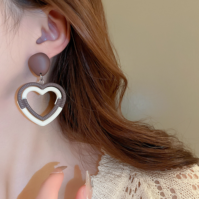 1 Pair Modern Style Heart Shape Plating Alloy Drop Earrings display picture 4
