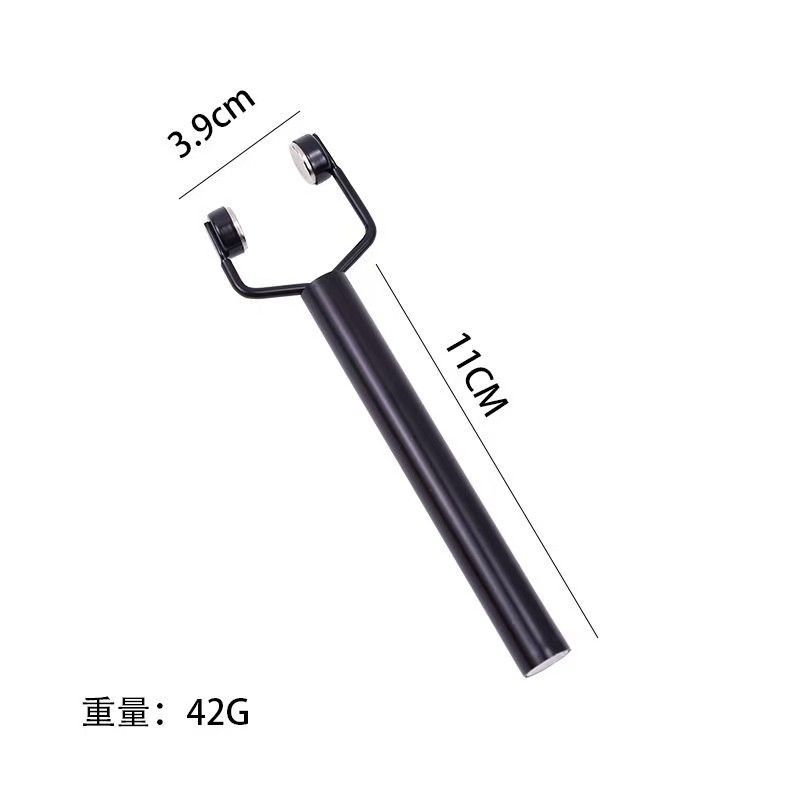 Tres cabezas de pegamento para los ojos de gato imán negro