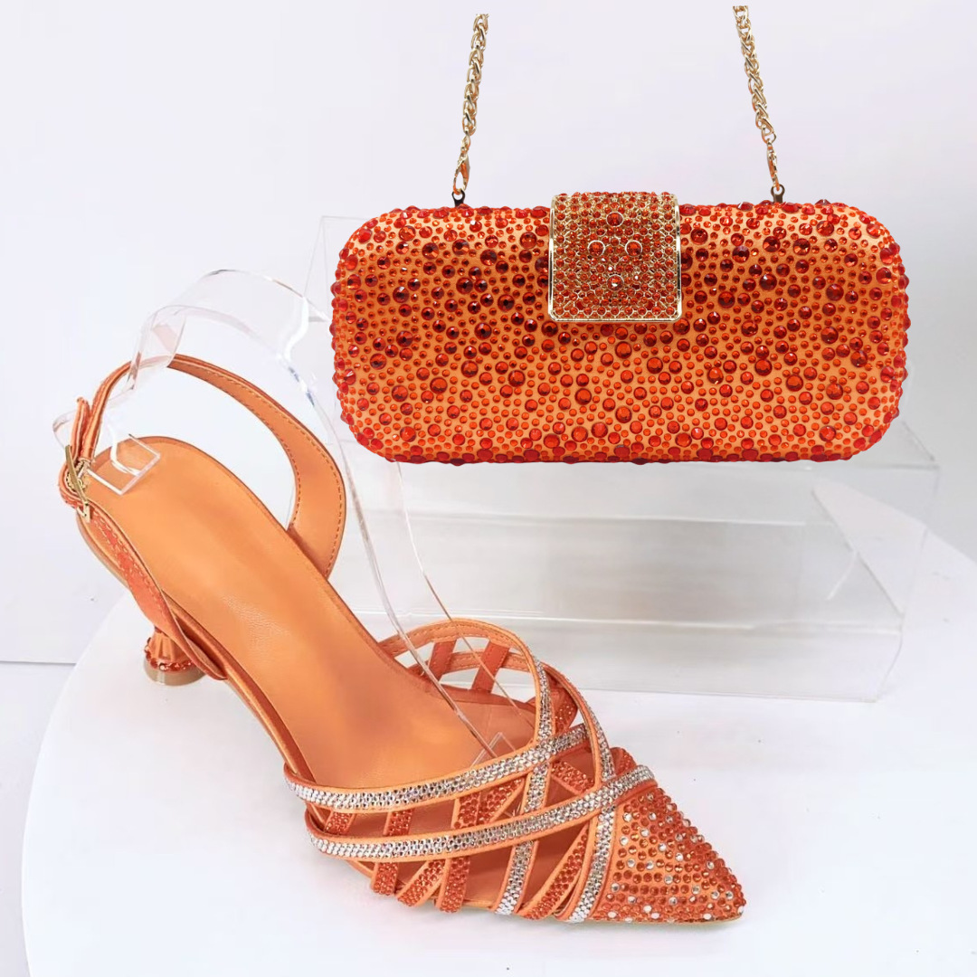 Selección estricta de zapatos de diseño italiano, nuevas sandalias de tacón alto, banquete de boda, zapatos de mujer de diamante de punta