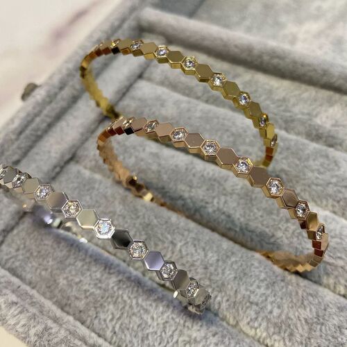Titanium steel color-preserving honeycomb bracelet, fashionable and individual niche design, high-end wave rhombus full diamond couple bracelet
