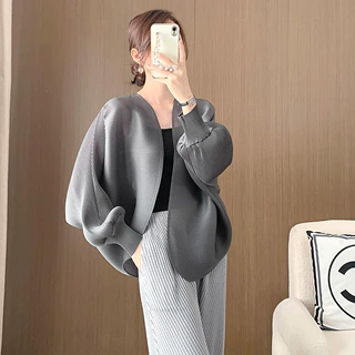 大码褶皱外套春秋女装新品宽松显瘦百搭蝙蝠衫针织开衫女披肩上衣