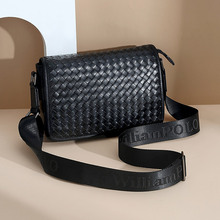 英皇保罗新款单肩包男士高级感商务通勤真皮编织时尚男包斜跨包潮