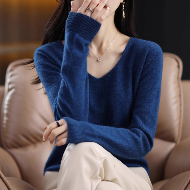 First-Line Ready-To-Wear 100% Wool V Neck Seamless Sweater Loose Retro Woolen Sweater for Women's Autumn and Winter Work Clothing Slimming Look Inner Wear