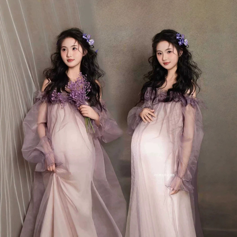 New maternity photo shoot outfits for photo studios, French-style atmosphere for private photoshoots, maternity photography, belly-shot photos at home