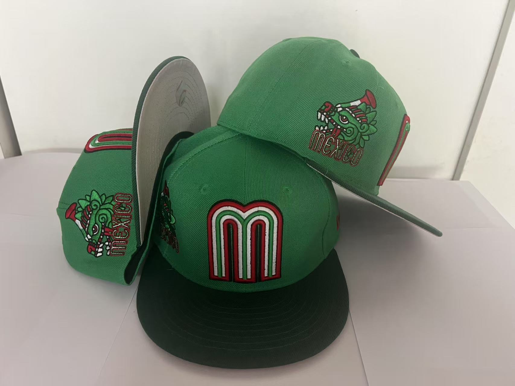 Suministro directo de fábrica Equipo nacional mexicano Bordado de viento logotipo de coche gorra de béisbol letra mMéxico estilo mexicano