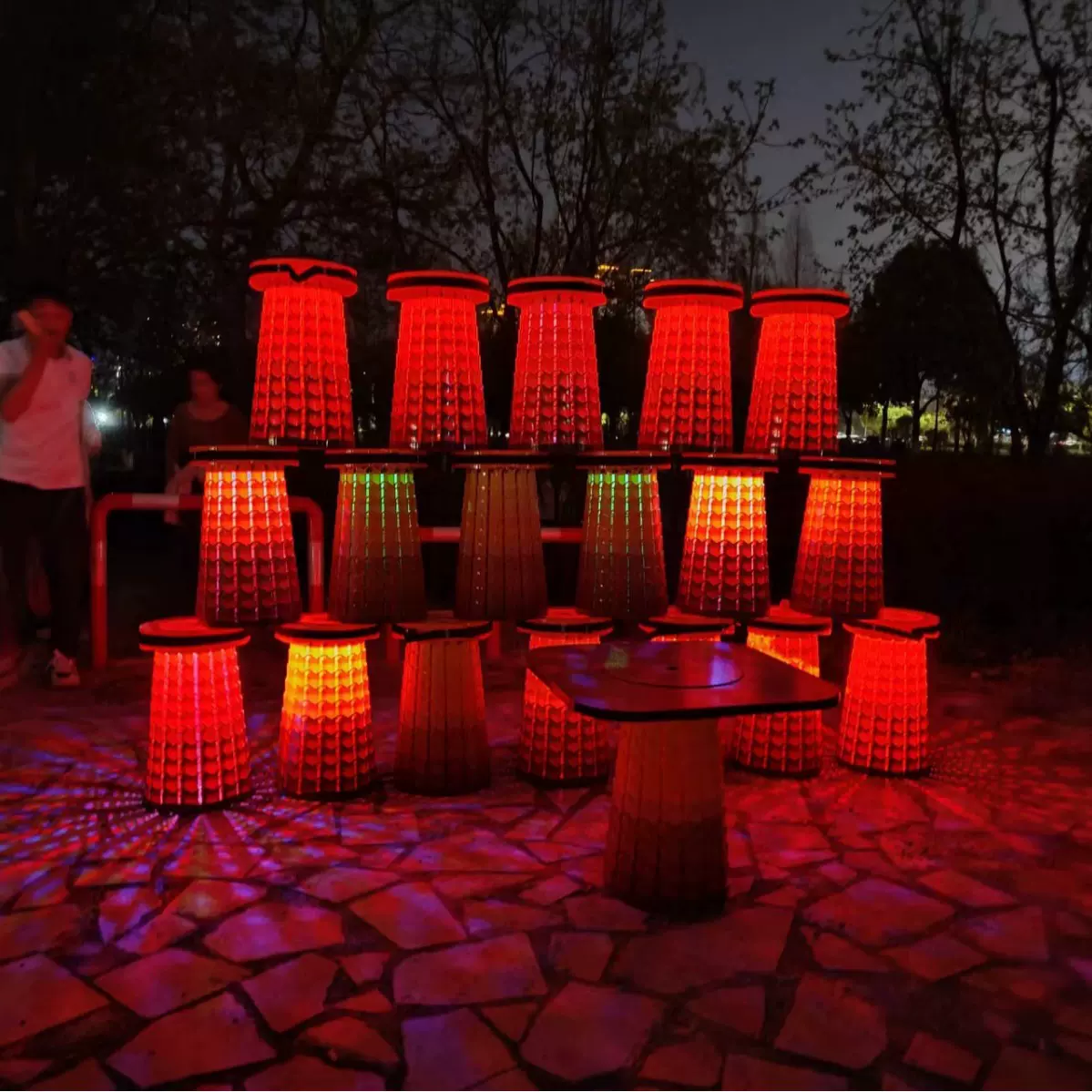 LC01-ZD007超大号户外露营折叠伸缩凳发光野营折叠桌椅450kg承重