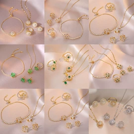 项链;耳环;手镯