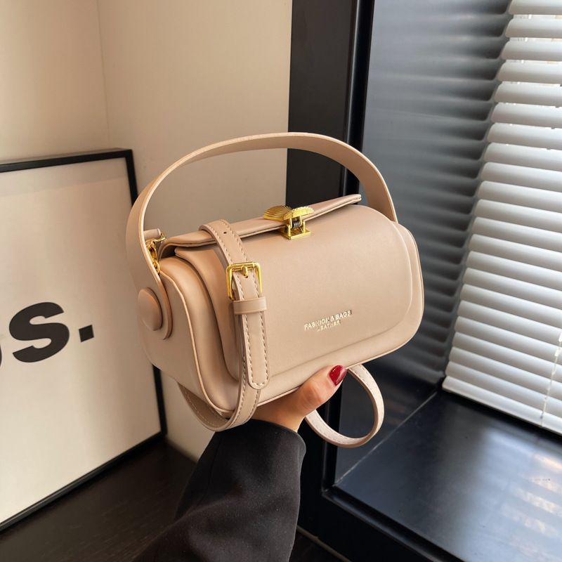 2023 Uusi niche edistyneellä rakenteella, pieni neliölaukku, trendikäs ja muodikas yksiolkainen kannettava diagonaalinen ristilaukku_voghion.com