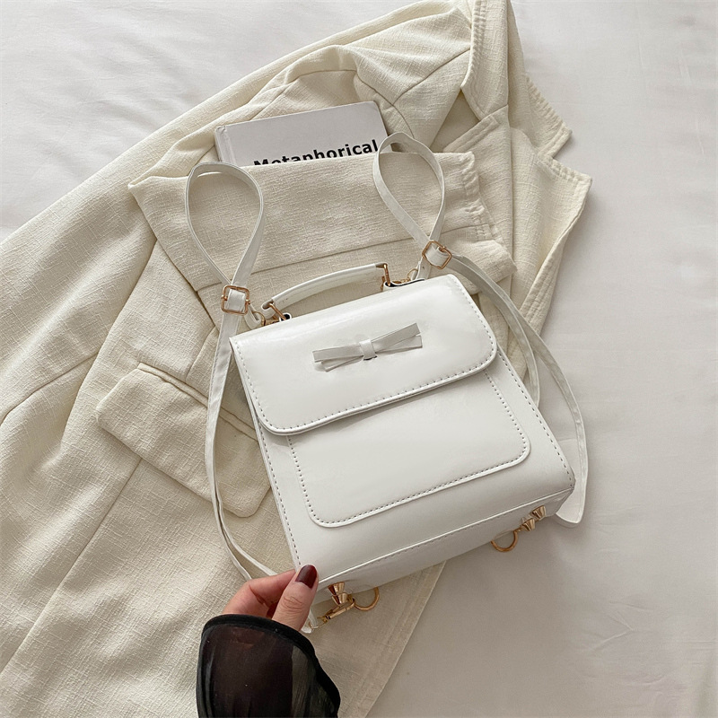 Bolsas rojas de gran capacidad de nicho coreano de mujeres 2024 nueva moda bolsas de hombro de estudiantes de moda bolsa de viaje versátil