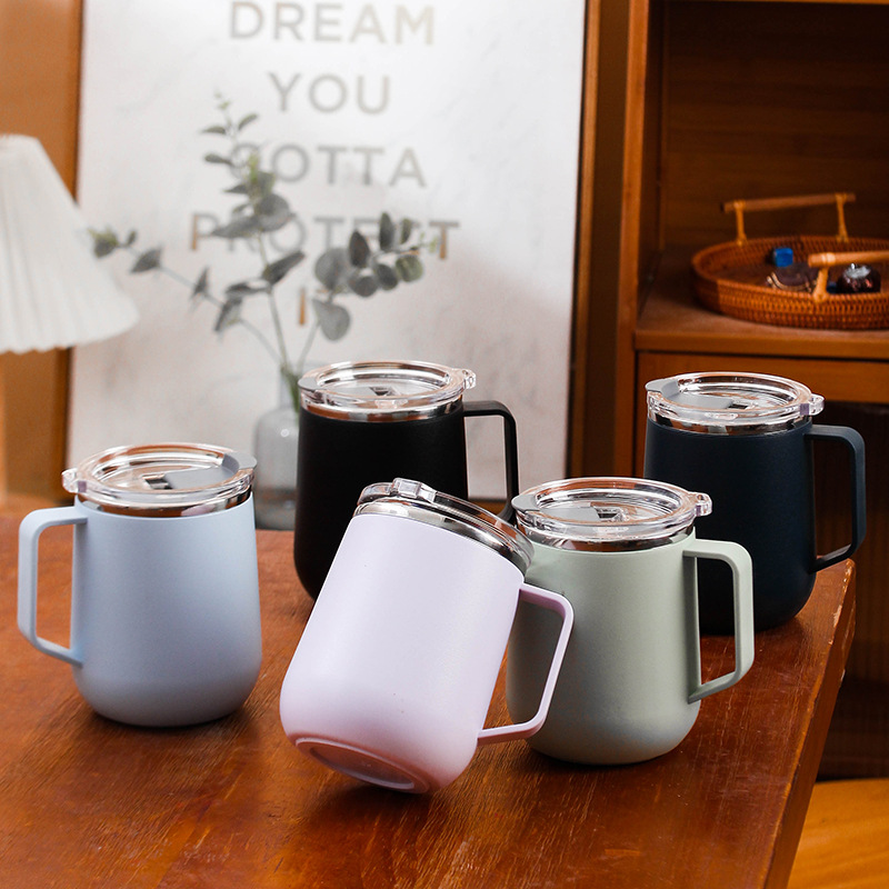 Creativo 304 de acero inoxidable Oficina gran capacidad taza agua con tapa mango al aire libre regalo fábrica por mayor