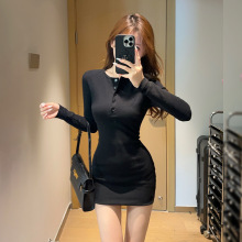 入秋连衣裙女春秋2025新款高级感秋冬修身黑色长袖包臀短裙子套装