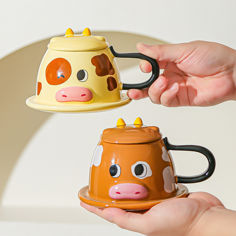 Creativo encantador dibujos animados tridimensionales vaca pareja taza de cerámica taza de agua con cubierta muñeca taza de cafetera taza de café